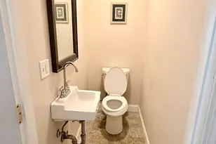 246 Montcalm St, Chicopee, MA 01020 - Photo 10