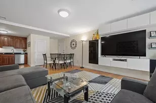 32 Common St, Waltham, MA 02451 - Photo 8