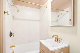 52 Mattoon St, Springfield, MA 01105 - Photo 16