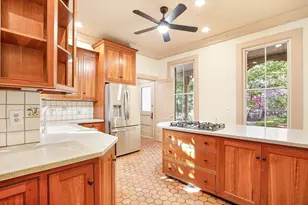52 Mattoon St, Springfield, MA 01105 - Photo 8