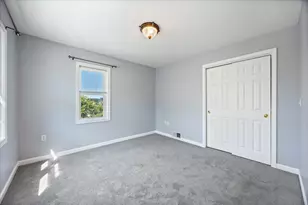 122 Locust St, Haverhill, MA 01830 - Photo 16
