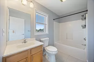 122 Locust St, Haverhill, MA 01830 - Photo 20