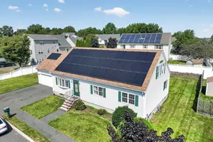 79 Emerald Dr, Lynn, MA 01904 - Photo 2