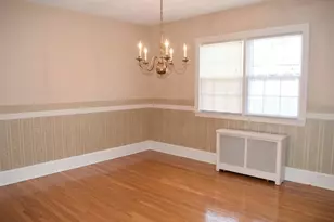 53 Oakland St, Medford, MA 02155 - Photo 4