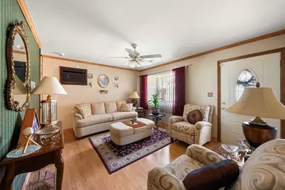 136 Laurie Ln, Lowell, MA 01854 - Photo 16
