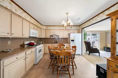 136 Laurie Ln, Lowell, MA 01854 - Photo 12