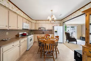 136 Laurie Ln, Lowell, MA 01854 - Photo 12