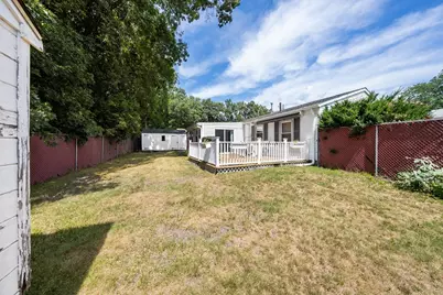 136 Laurie Ln, Lowell, MA 01854 - Photo 6