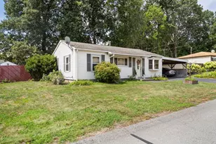 136 Laurie Ln, Lowell, MA 01854 - Photo 2