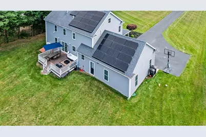 492 Sumner St, Stoughton, MA 02072 - Photo 4