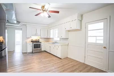 3 Charles St #2L, Chicopee, MA 01020 - Photo 2