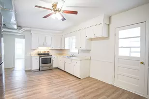 3 Charles St, Chicopee, MA 01020 - Photo 2