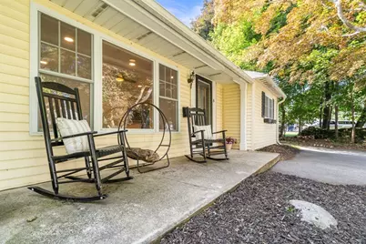 8 Vista Dr, Shrewsbury, MA 01545 - Photo 2