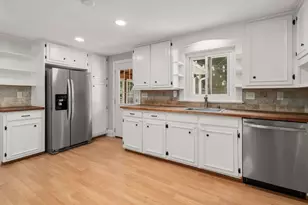 8 Vista Dr, Shrewsbury, MA 01545 - Photo 6