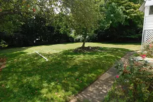 103 Chester St, West Springfield, MA 01089 - Photo 6