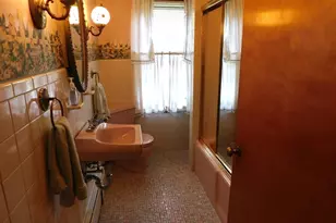 103 Chester St, West Springfield, MA 01089 - Photo 18