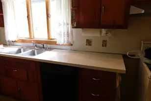 103 Chester St, West Springfield, MA 01089 - Photo 12