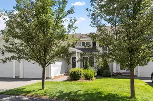 705 Autumn Ridge Dr, Ayer, MA 01432 - Photo 2