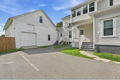1136 N Pleasant St, Amherst, MA 01002 - Photo 8