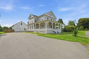 1136 N Pleasant St, Amherst, MA 01002 - Photo 2