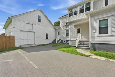 1136 N Pleasant St, Amherst, MA 01002 - Photo 8