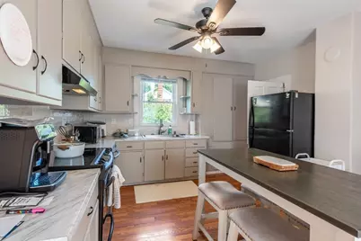 1136 N Pleasant St, Amherst, MA 01002 - Photo 14