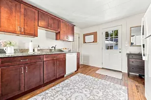 61 Central St, Fitchburg, MA 01420 - Photo 10