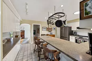 61 Highland Ave, Dartmouth, MA 02747 - Photo 8