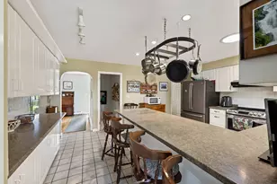 61 Highland Ave, Dartmouth, MA 02747 - Photo 8