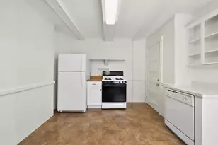 81 Avon, Somerville, MA 02143 - Photo 12