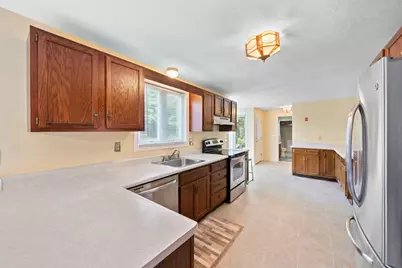 205 Comfort St #205, Bridgewater, MA 02324 - Photo 4