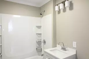 19-21 Thomas Ave, Holyoke, MA 01040 - Photo 6