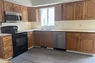 99 Garfield Ave, Woburn, MA 01801 - Photo 4