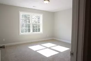 22 New York St, Worcester, MA 01603 - Photo 12