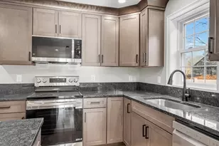 22 New York St, Worcester, MA 01603 - Photo 4