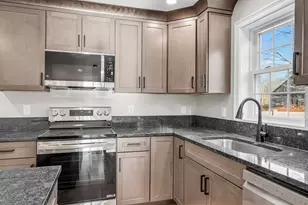 22 New York St, Worcester, MA 01603 - Photo 4