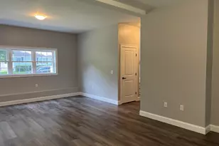 22 New York St, Worcester, MA 01603 - Photo 14