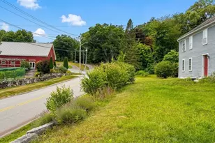 829 W Lowell Ave, Haverhill, MA 01832 - Photo 2