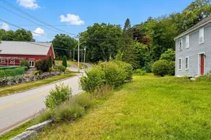 829 W Lowell Ave, Haverhill, MA 01832 - Photo 2