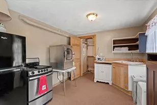 212 Grove St, Clinton, MA 01510 - Photo 18