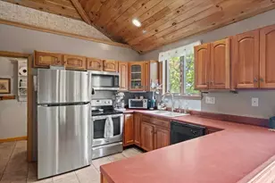 212 Grove St, Clinton, MA 01510 - Photo 8