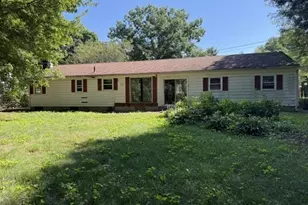 6 Holly St, Oxford, MA 01540 - Photo 2