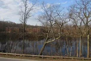 21 Coes St, Worcester, MA 01603 - Photo 2