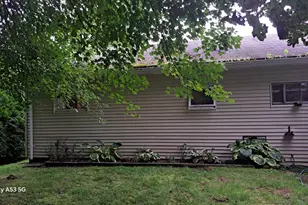 8 Athens St, Auburn, MA 01501 - Photo 22