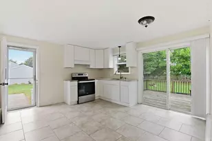 7 Boardman Ln, Attleboro, MA 02703 - Photo 8