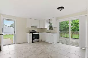 7 Boardman Ln, Attleboro, MA 02703 - Photo 8