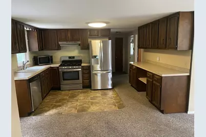 19 Blossom Street, Clinton, MA 01510 - Photo 2