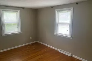 19 Blossom St, Clinton, MA 01510 - Photo 8