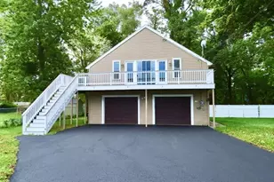 13 Spring St, Salisbury, MA 01952 - Photo 1