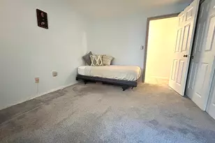15 Thompson Dr, Randolph, MA 02368 - Photo 8